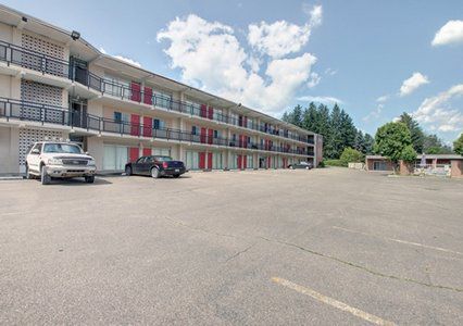 Econo Hotel