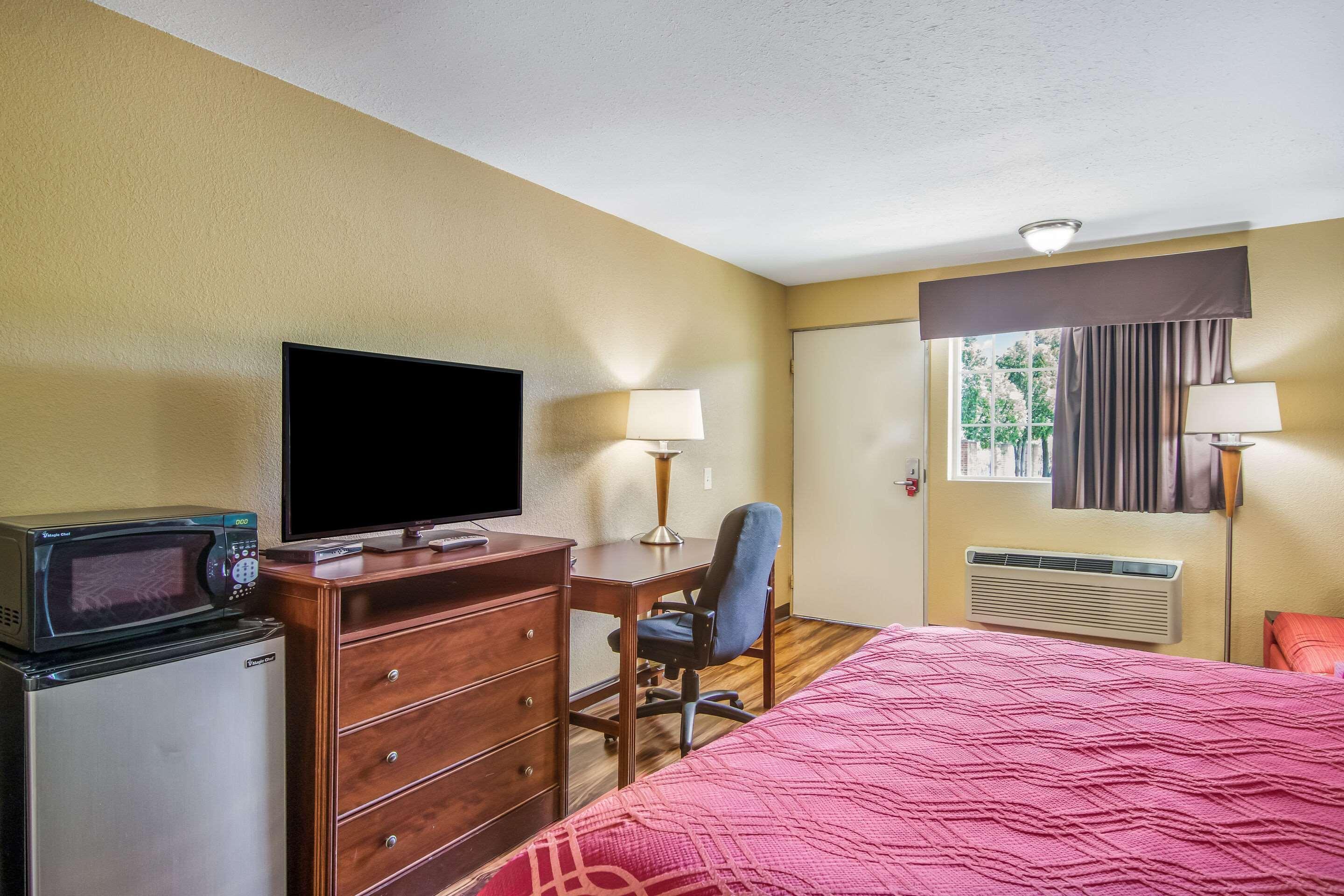 Econo 3* Bradford