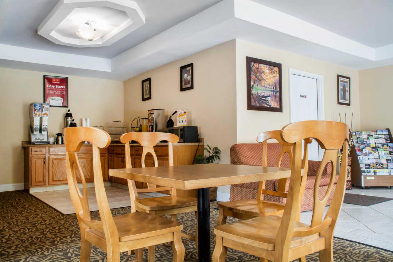 Econo Hotel
